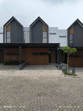 DIJUAL RUMAH DI ROYAL RESIDENCE WIYUNG CLUSTER HEREFORD 2LT