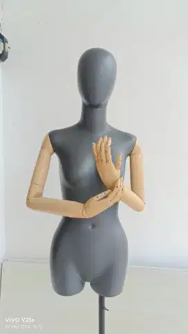 Manekin robotik second