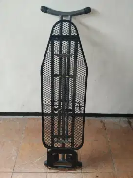 Meja setrika panjang