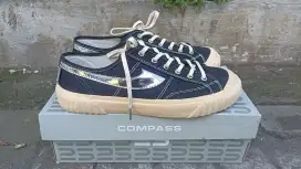 Compass Vintage 25th Low