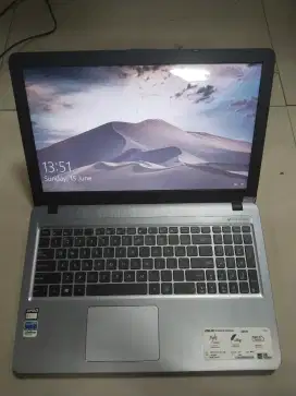 Dijual laptop Asus Layar 15'6inch windows 10 siap pakai COD bogor