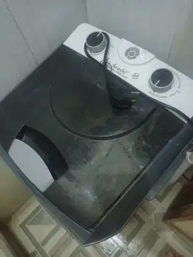 mesin cuci Arashi