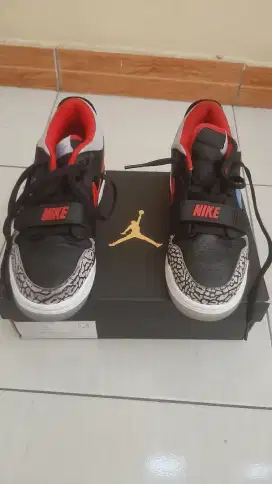 Dijual sepatu JORDAN