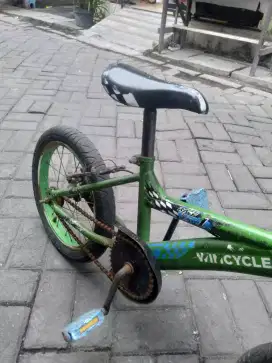 Sepeda anak bekas