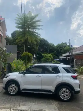 Rocky 1.2 X CVT ADS 2022 Special Color 'Pearl White'