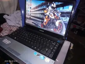 Laptop samsung intel celeron apa adanya siiap pakai.