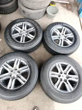 Velg original Toyota Hilux srz ring 17 pcd 6x139,7 ban 265/65 R17 4pcs