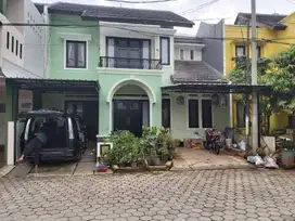 Disewakan Rumah 2 Lantai; LT/LB : 147/180