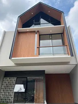 Rumah Setraduta 2 lantai Strategis dekat Maranatha Pasteur Pvj