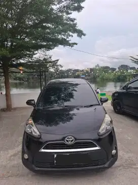 Dijual Sienta At Pakaian Pribadi