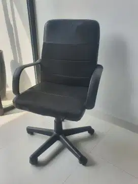 Kursi kantor merk informa
