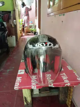 Jual cepat helm merk KYT venom warna hitam ukuran L SNI