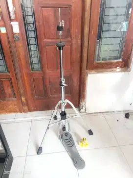 Stand hihat yamaha seri 7. Stand drum