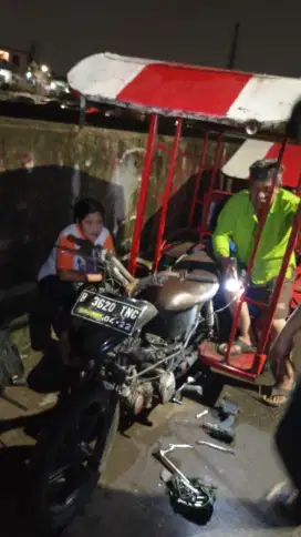 Jasa servis motor panggilan
