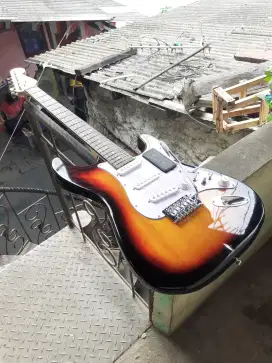 Squier Classic Vibe 4 in 1 Speck Canggih