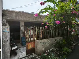 Dijual rumah tua 1.5 lantai di jl Duri selatan gang QQ, Tambora, Jkt