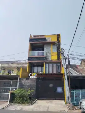 Dijual rumah 3 lantai di Citra Garden 3 Kalideres, Jakarta Barat