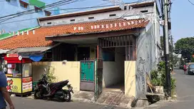 Dijual Rumah kos 2 lantai di Jl. RR, cengkareng