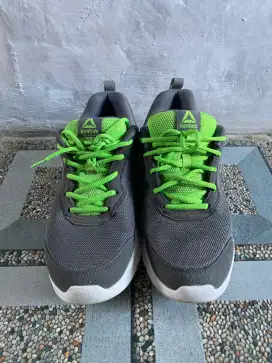 Reebok runing uk 44