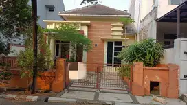 Dijual Rumah Cantik Dalam  Cluster Puri gading Jatiwarna
