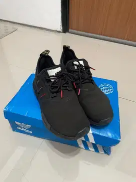 Nmd R1 black size 43 1/2