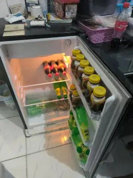 Kulkas 1 pintu Changhong cbc-100