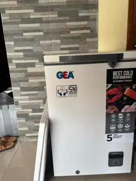 Frezer gea kondisi mulus masih ada dus
