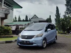 Freed PSD 2009 AT Rare Colour Low KM JDM Style