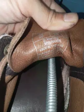 Sepatu kulit asli