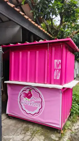Booth Kontainer Second