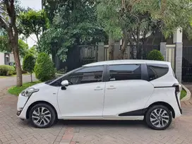Sienta V AT 2016 Putih favorit