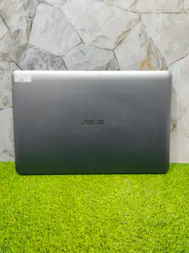 LAPTOP ASUS AMD E2 7110 RAM 4/500GB