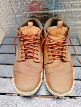 Sepatu kulit Tomberland