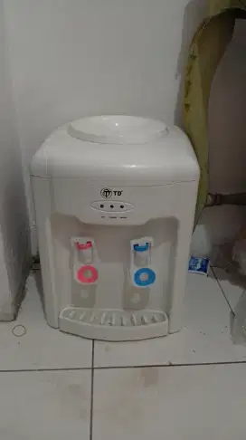 Dispenser Bekas Masih bersih