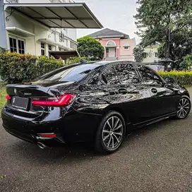BMW 320i 2022 Bensin