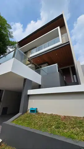 Dijual Rumah 3 lt Siap huni Lokasi strategis di The Green BSD