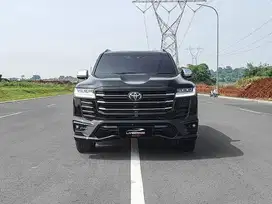 [LIKE NEW !!] TOYOTA LAND CRUISER LC300 VX-R TSS DIESEL 2024
