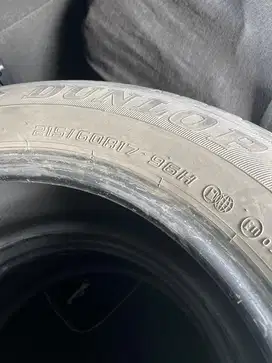 Ban Dunlop 215/60 R17