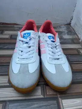 Samba Putih Pink