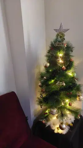 Pohon Natal Komplit