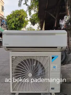 AC Daikin Malaysia 1.5 PK R32 second +pasang free ongkir sejabotabek