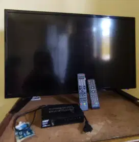 Dijual cepat TV LED Polytron 32 +STB