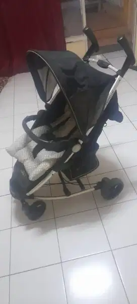 Stroller bayi masih mulus & berfungsi semua