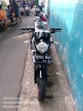 Dijual Motor Yamaha Vixion
1. _Spesifikasi:_
- Tahun: 2009
-