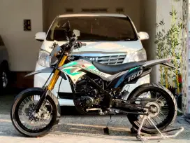 D-TRACKER se tahun 2019 km 8rb/tt boleh gan cash lebih bagus