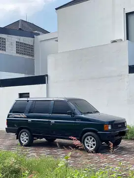 Isuzu panther deluxe 2.3 cc