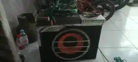 Satu set audio mobil power..wooper parametiric + kabel sikring