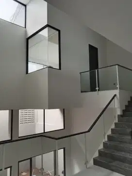 Rumah di Cluster Megtland Puri, Jakarta Barat Ukuran 225m2