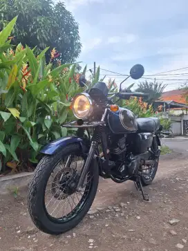 Kawasaki W175 SE Metallic Ocean Blue