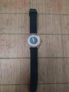 Jam tangan wanita guess original